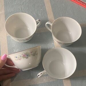 Elegant Floral White Mugs Set